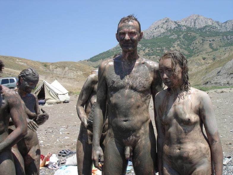 25P 0792 Nude beach closeup
