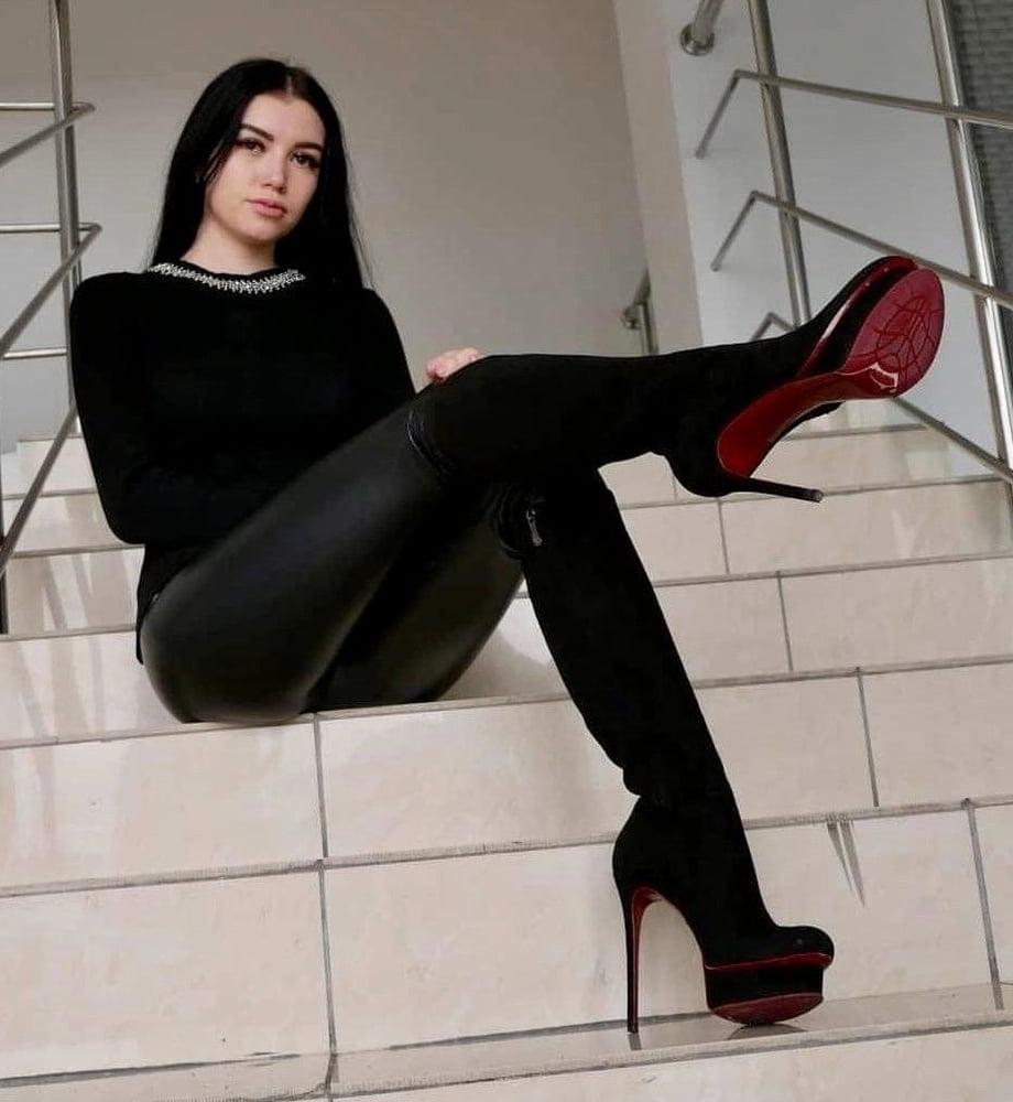 25P Sexy latex #37
