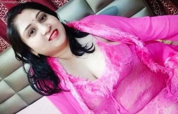 25P Urvashi (Savi) bhabhi show nude #6