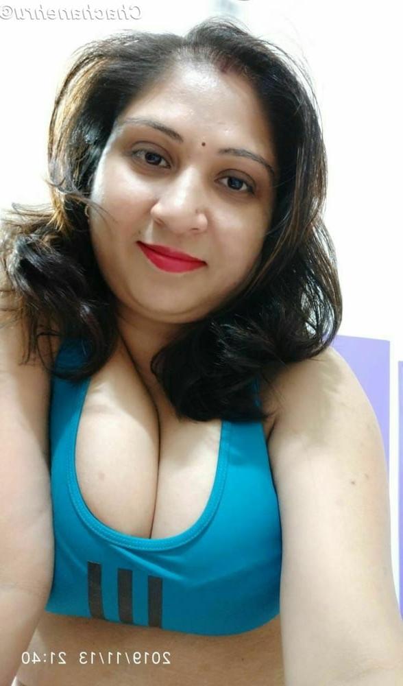 25P Urvashi (Savi) bhabhi show nude #6