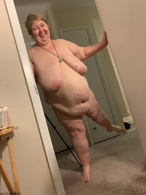 25P Older and hot 153 (Saggy tits)