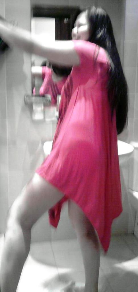 9P Hot Filipina - Milan