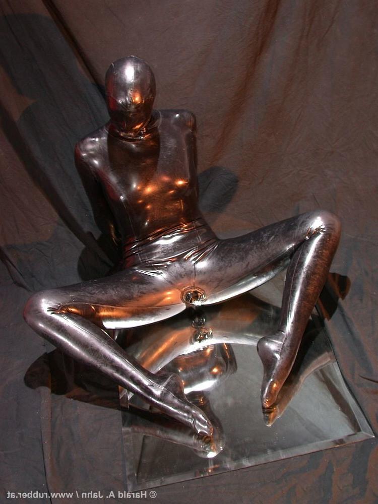 25P Latex Ladies