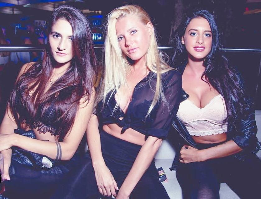 20P Girls partying in club - Paris #95
