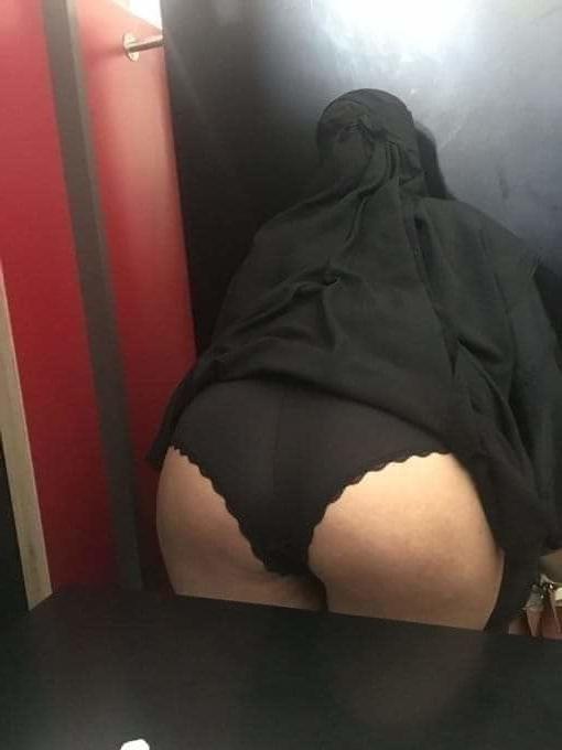 8P Hot 32 yo Moroccan wife