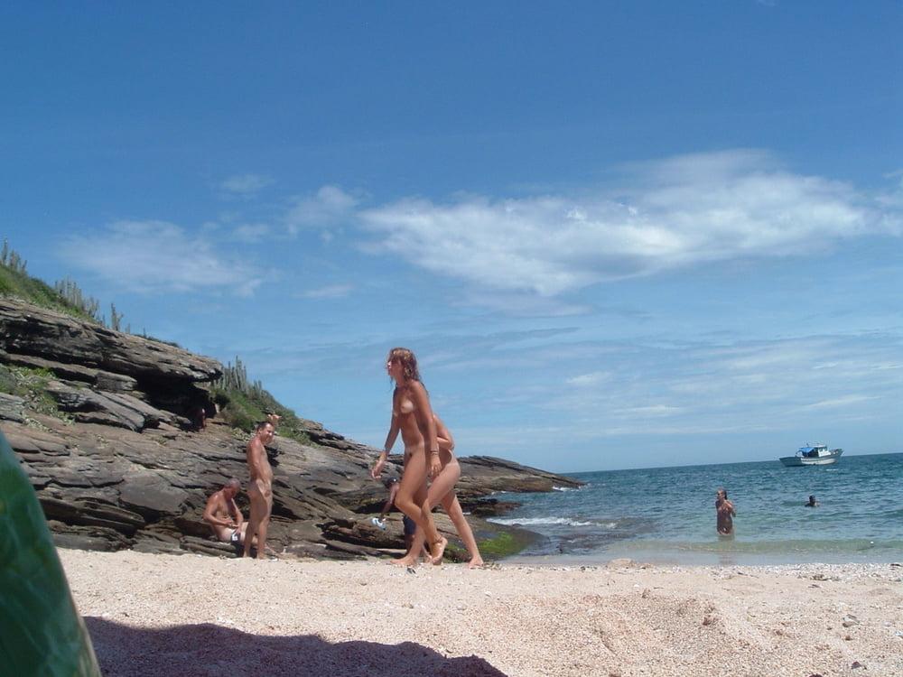 25P 0791 Nude beach scenery
