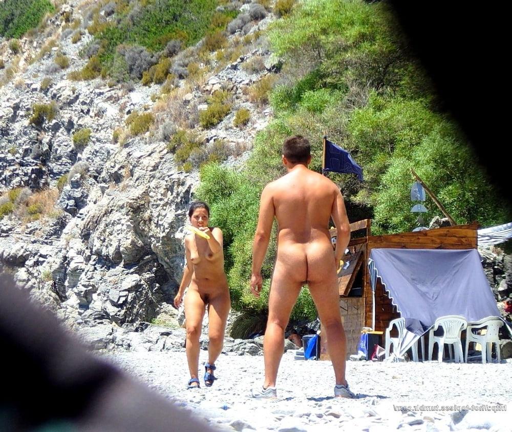 25P 0791 Nude beach scenery