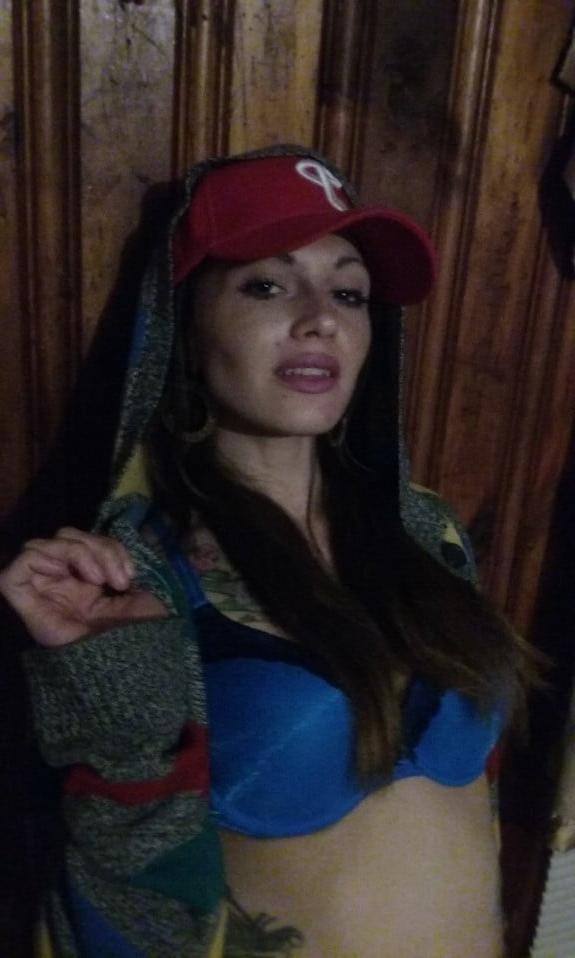16P Kennedy saggy wrinkled empty floppy hanging tits tatoo pt 1