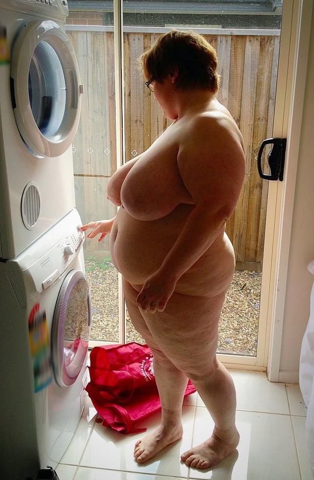 25P Nude housewives 1