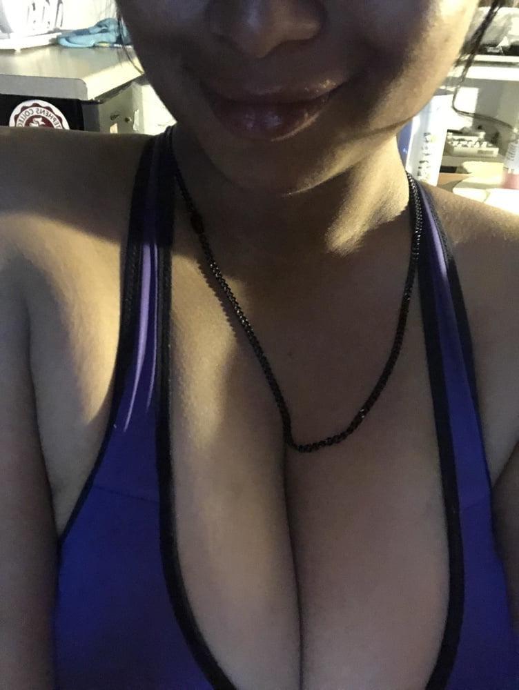 25P Hot dusky thick figure loves to be nude and clicked(121)