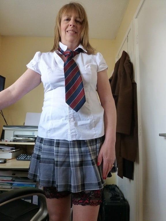 25P 18+ in school uniform