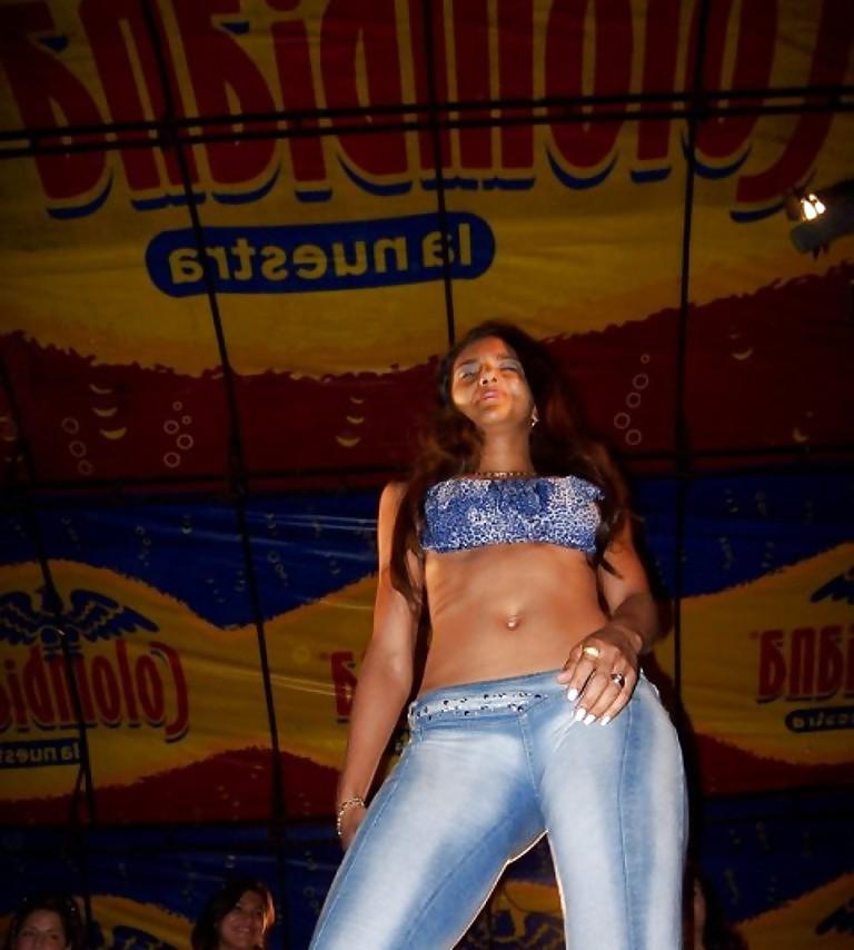 22P Club babe - latinas  01
