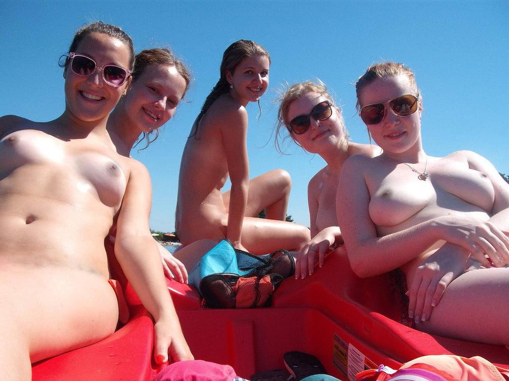25P 0778 Various Nude Beach Couples