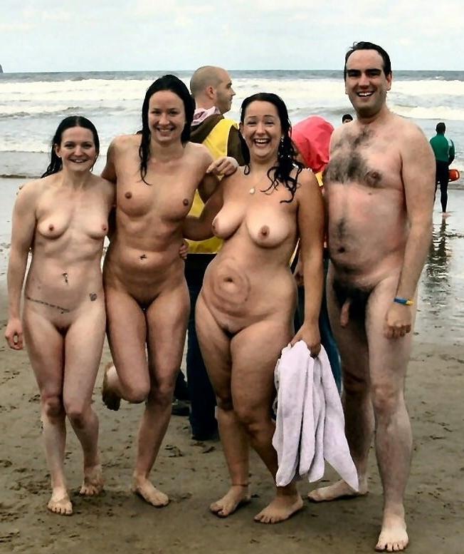 25P 0778 Various Nude Beach Couples