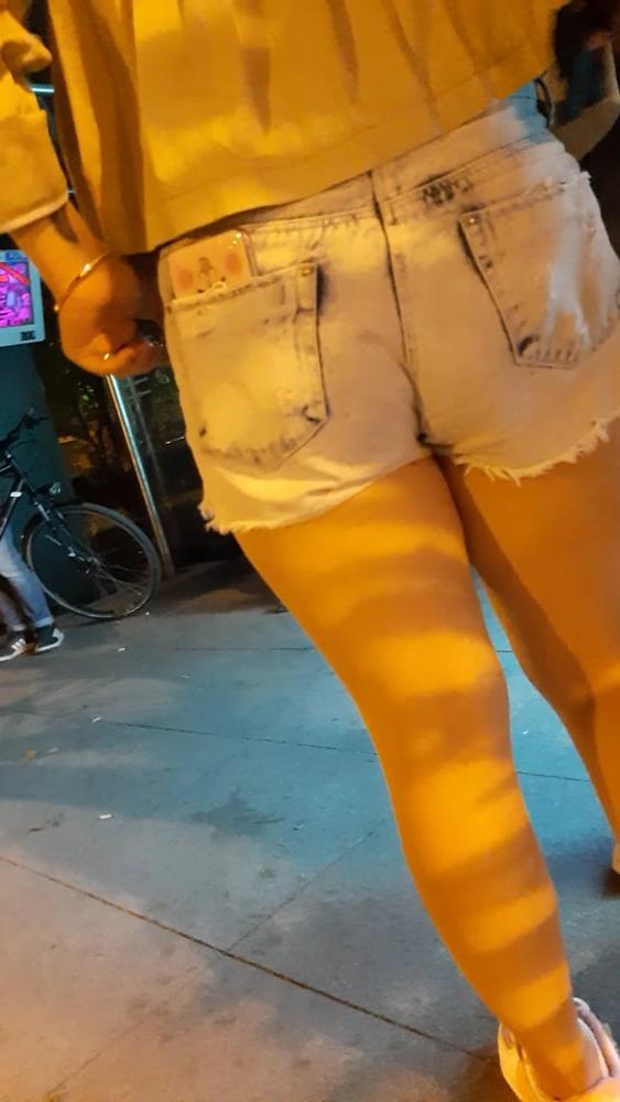 10P Big white ass