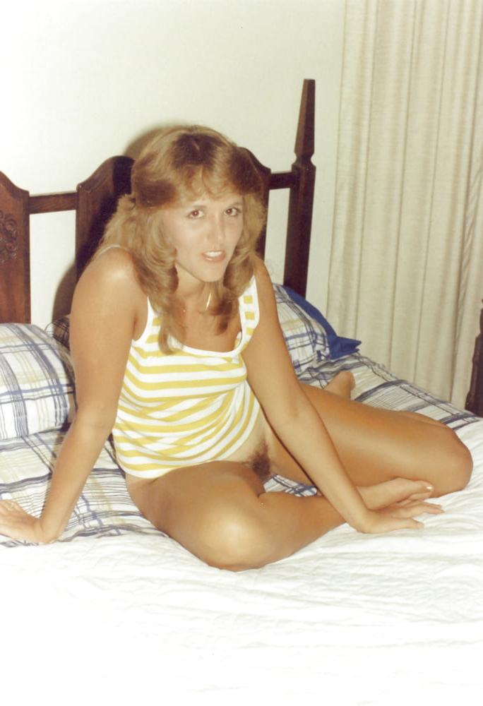 14P Mom's Old Nude Pics
