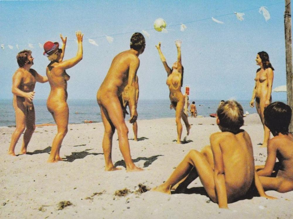 25P 0775 Very old nude beach photo.