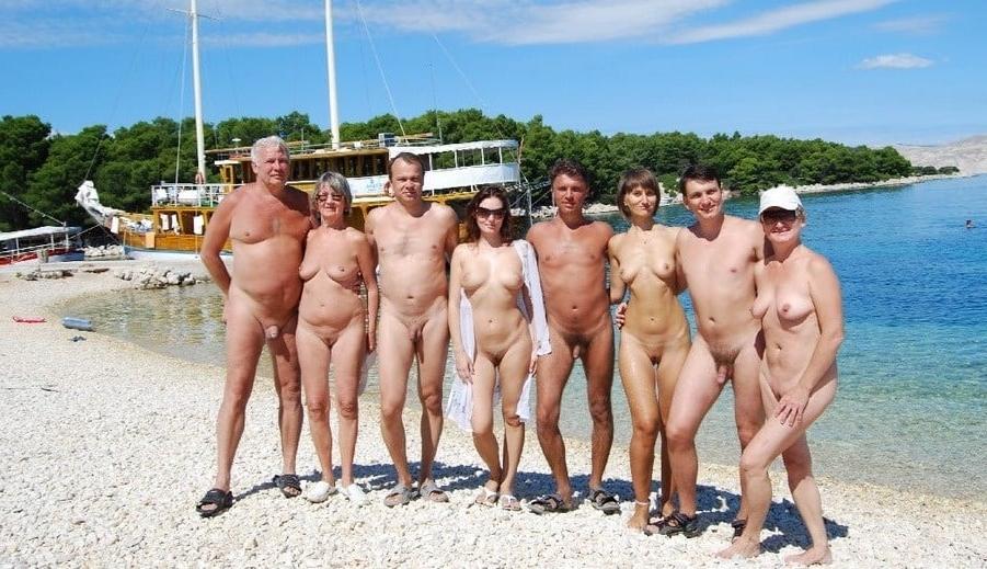 25P 0775 Very old nude beach photo.