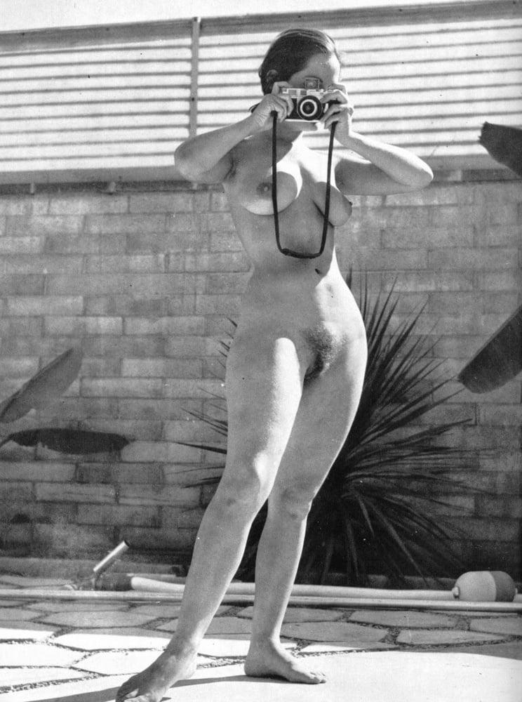 25P 0775 Very old nude beach photo.