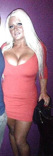 24P SLUTS IN CLUBS