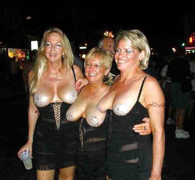 24P SLUTS IN CLUBS