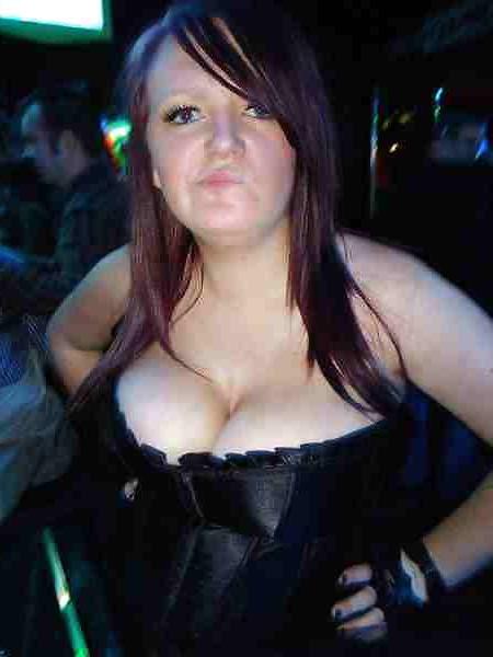 24P SLUTS IN CLUBS