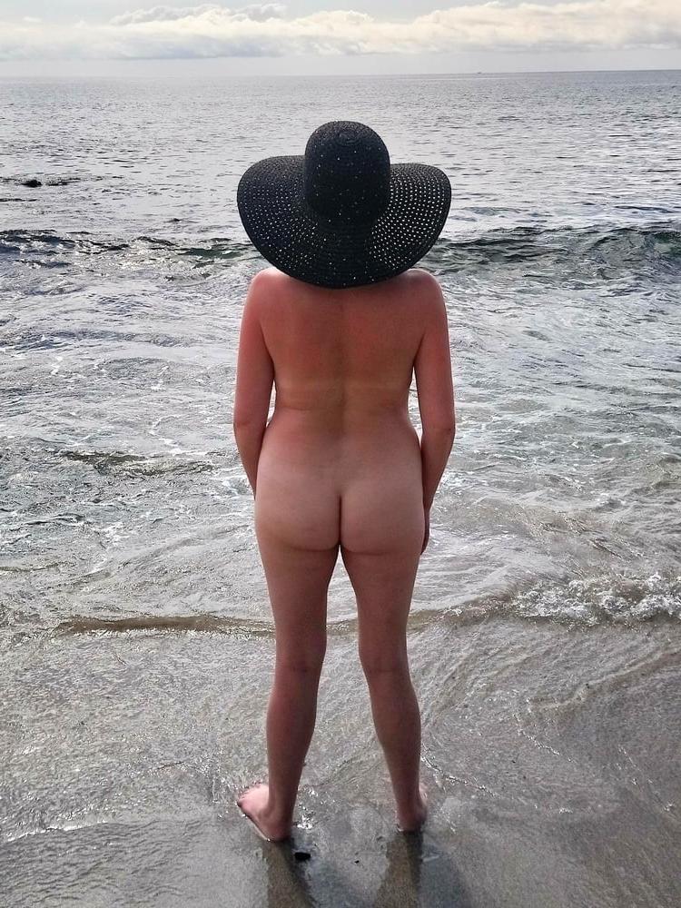 25P Nudist Campers and Beach Goers 7