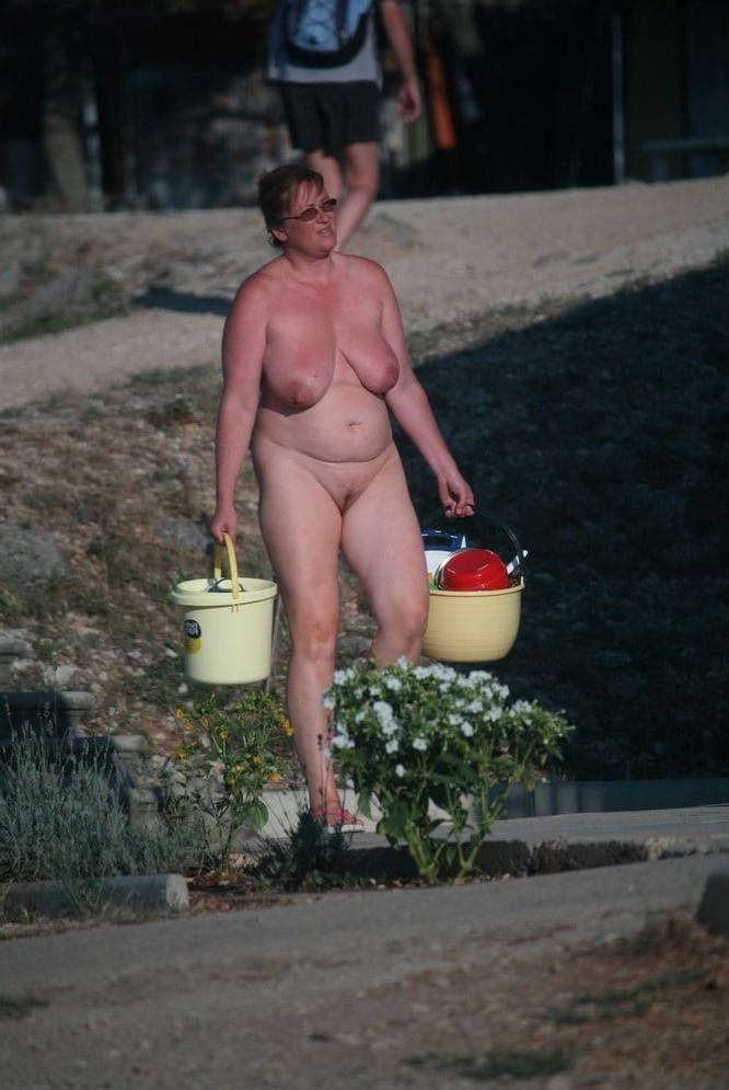 25P Nudist Campers and Beach Goers 7