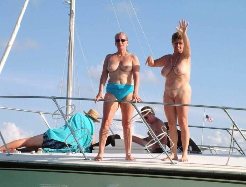 25P Nudist Campers and Beach Goers 7