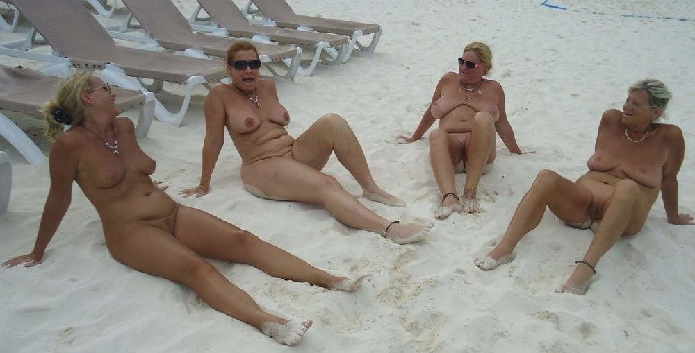 25P Nudist Campers and Beach Goers 7