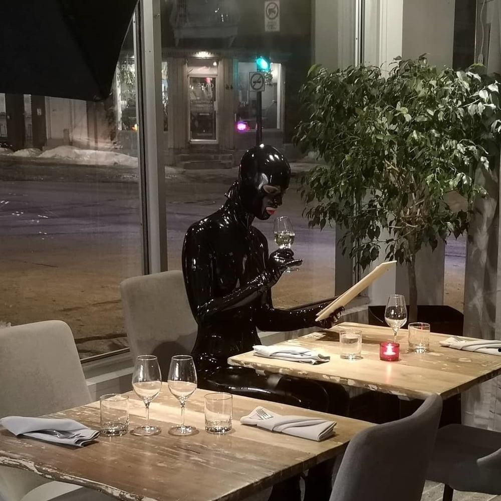 25P Drinking in latex  rubber or leather