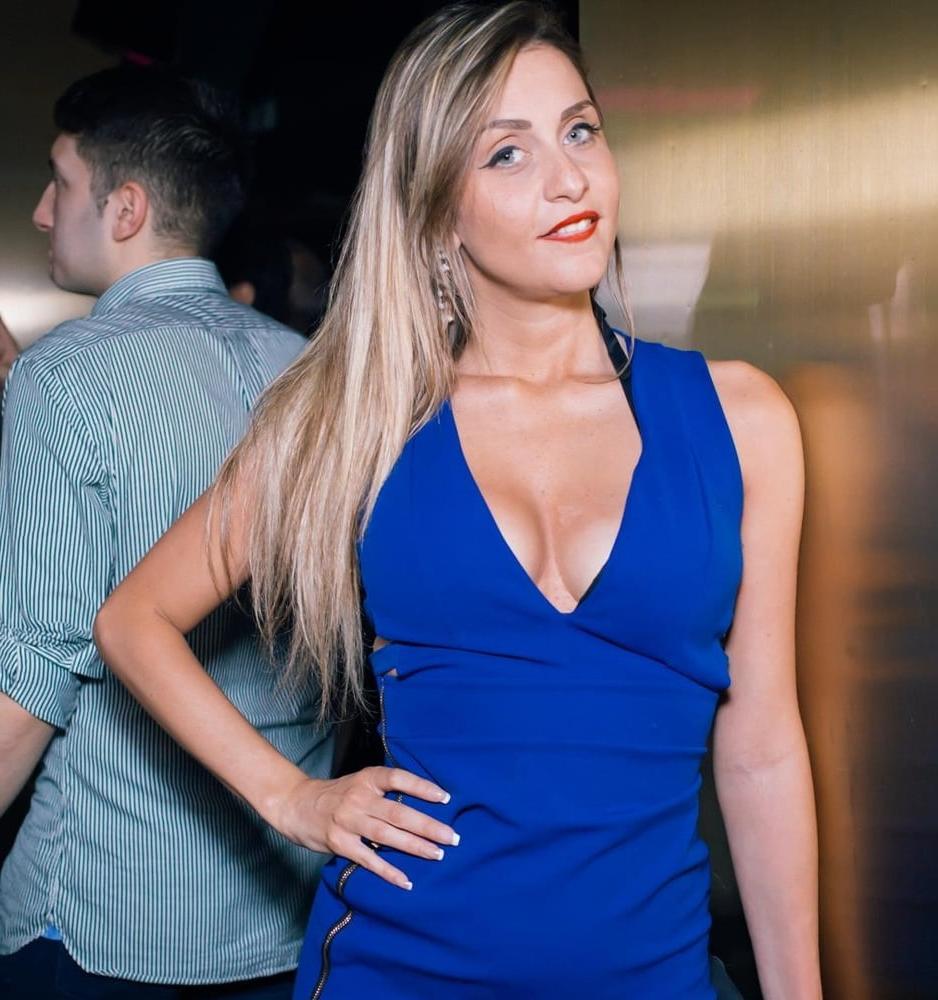 20P Girls partying in club - Paris #94