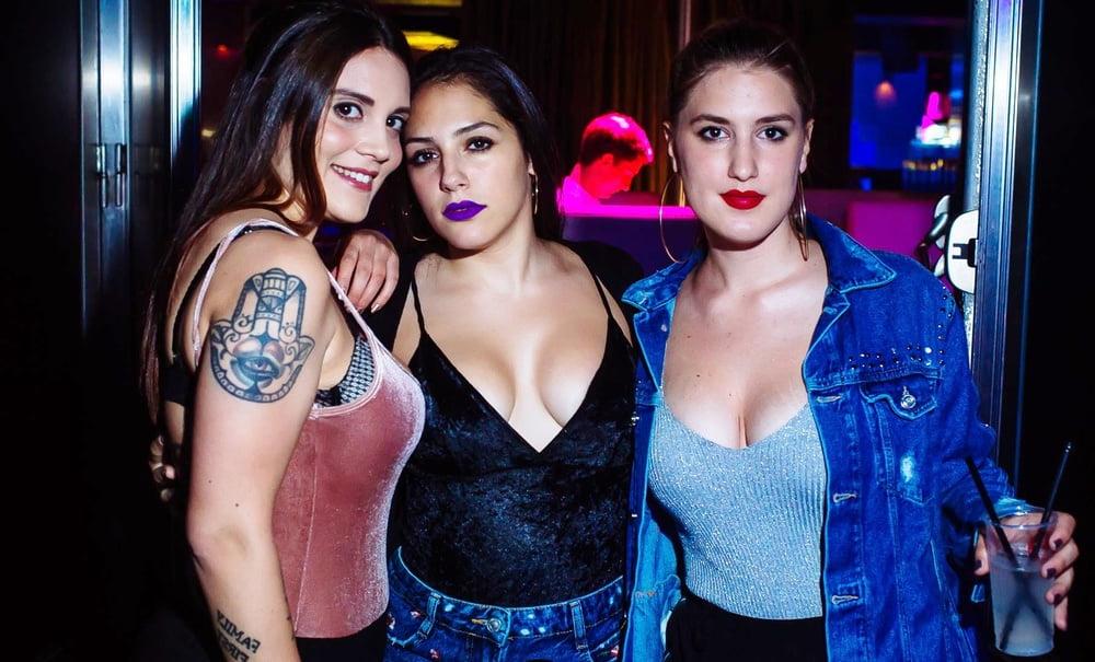 20P Girls partying in club - Paris #94