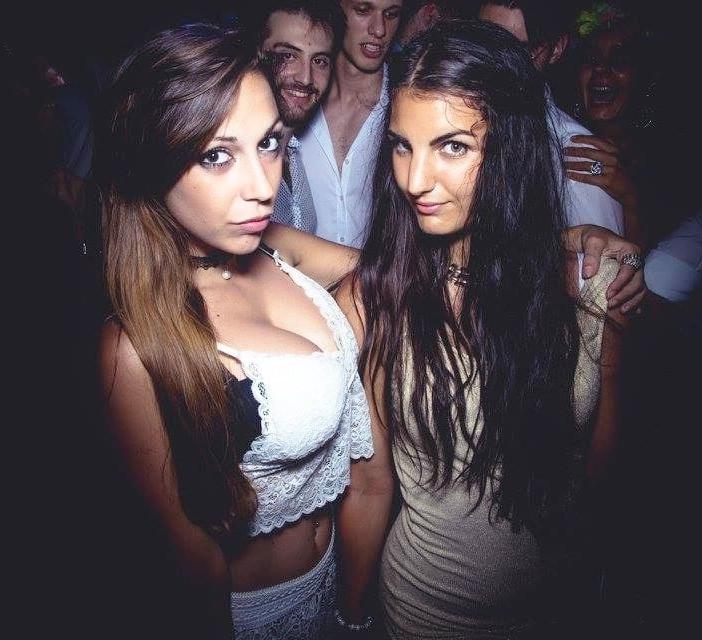 20P Girls partying in club - Paris #94
