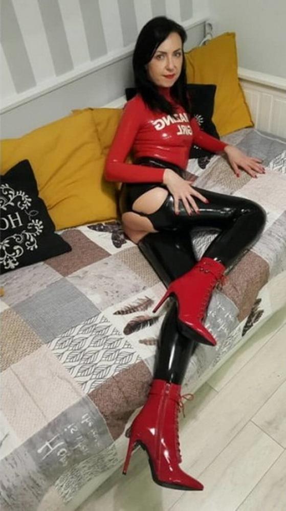 25P Latex amateur and selfie 108