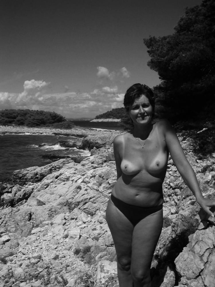 25P Black &amp; White 135