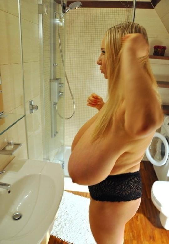 25P Mamelles de salope a traire 5 (saggy tits of slut to fuck)