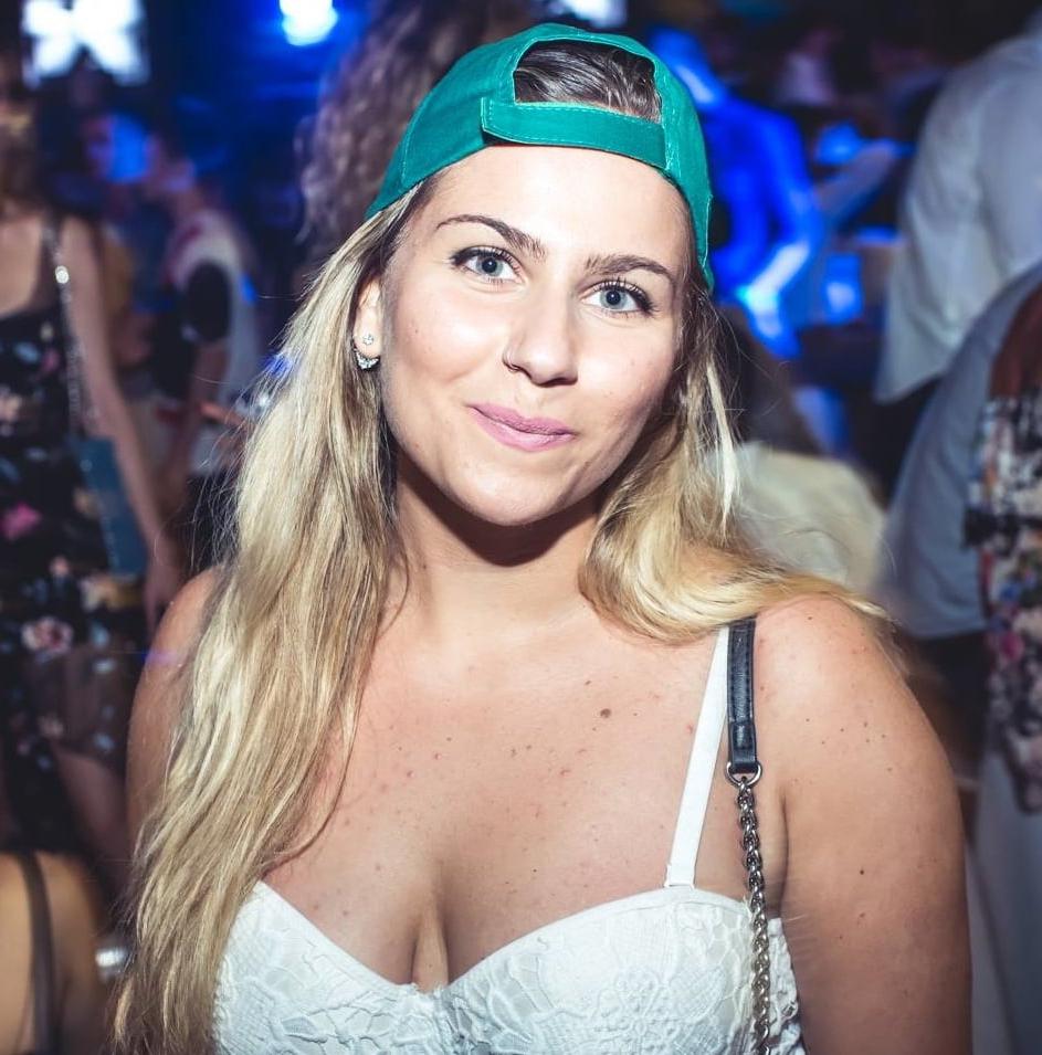 20P Girls partying in club - Paris #93