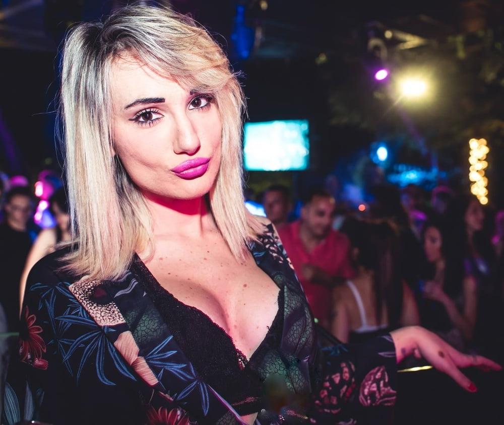 20P Girls partying in club - Paris #93
