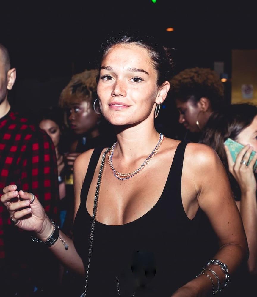20P Girls partying in club - Paris #93