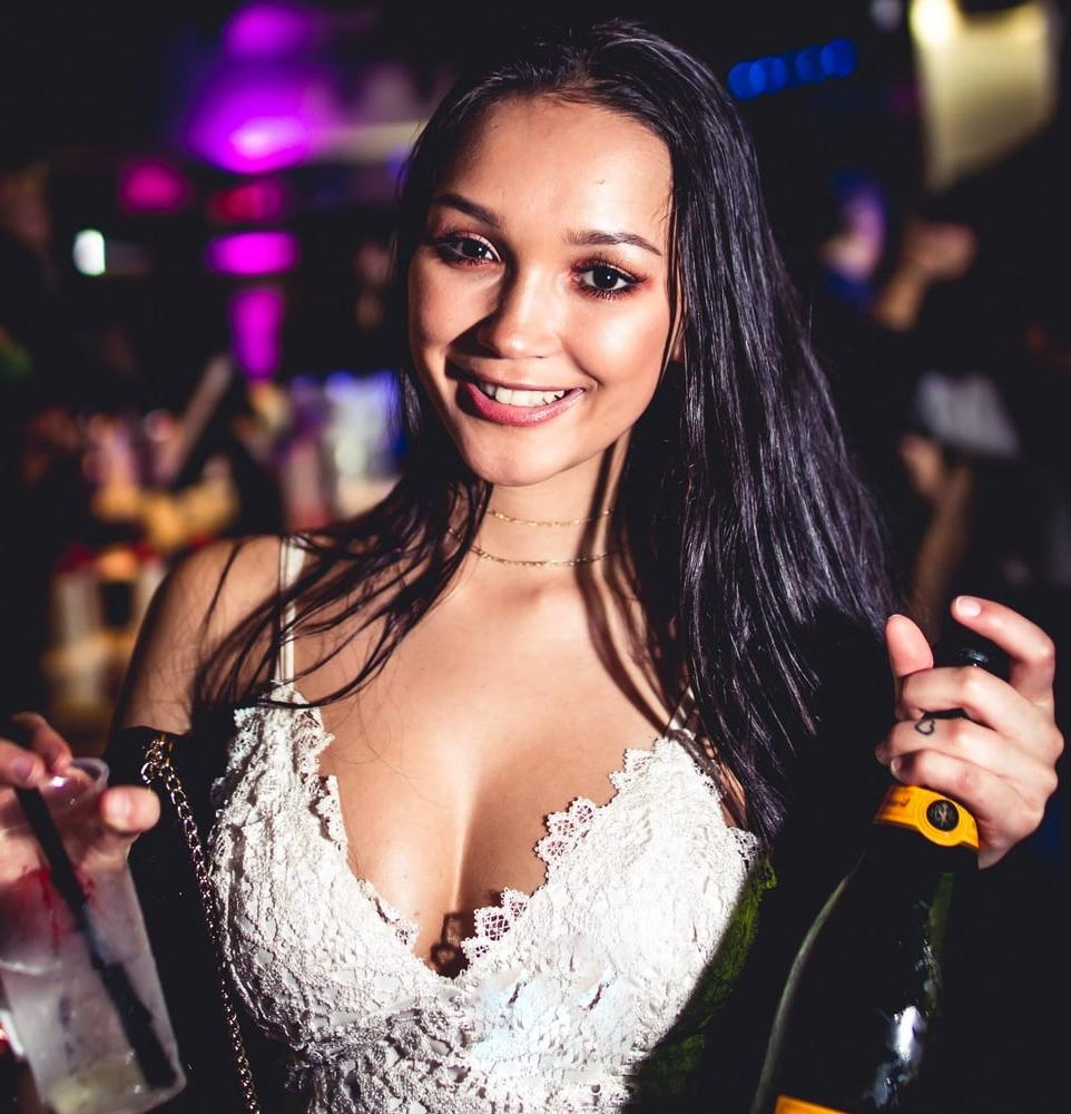 20P Girls partying in club - Paris #93