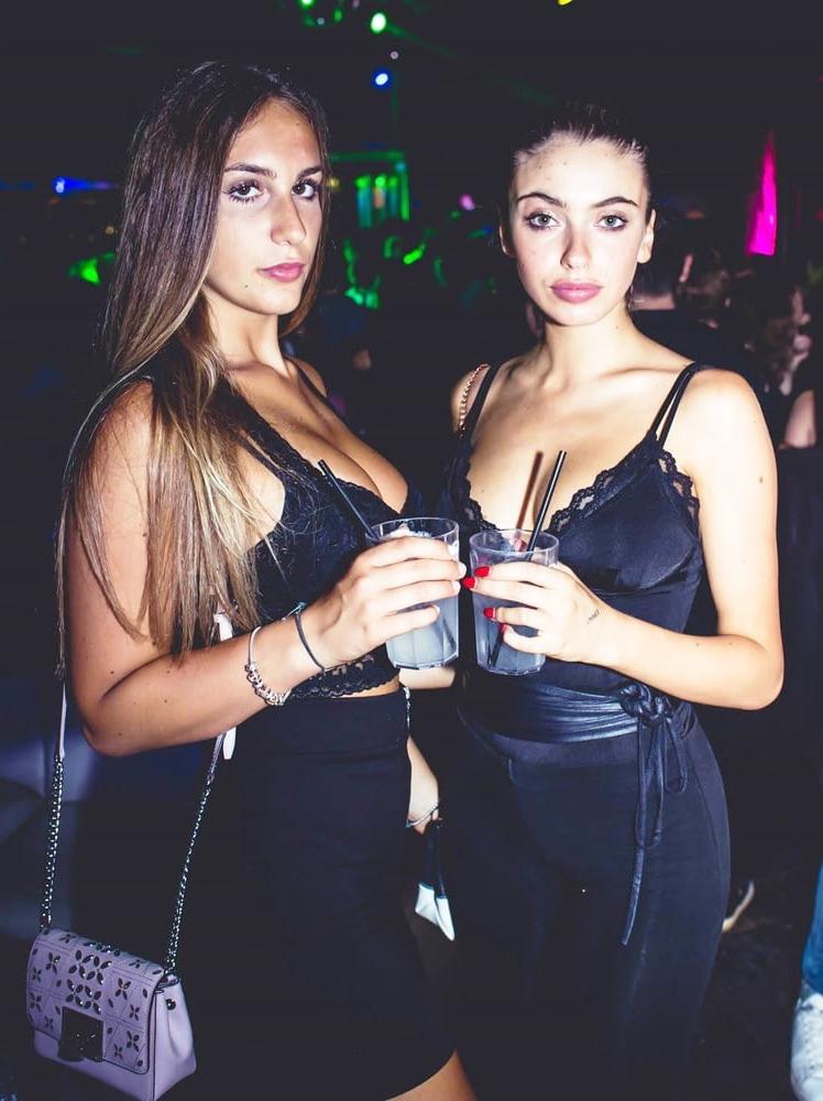 20P Girls partying in club - Paris #93