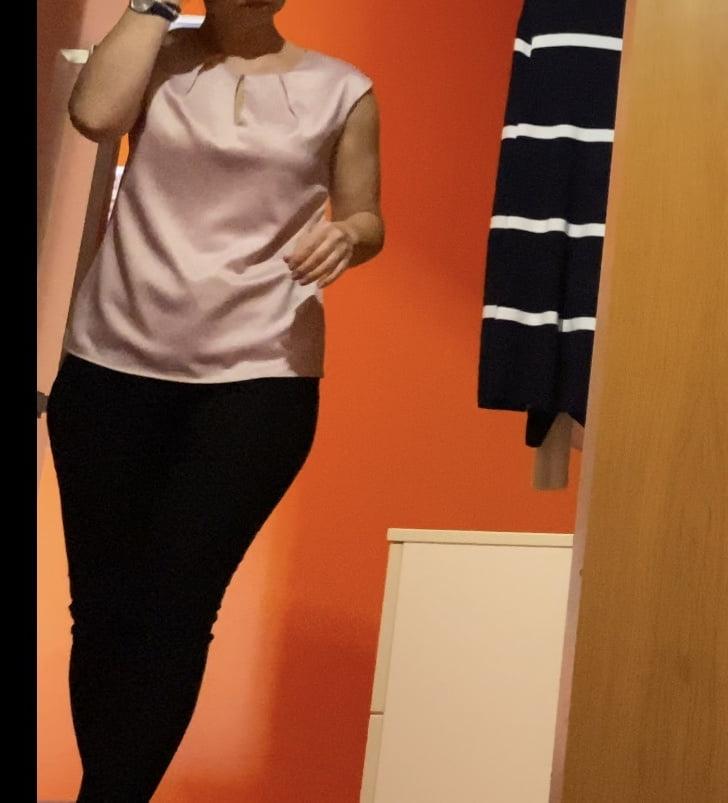 22P Mature wife spied in locker 7