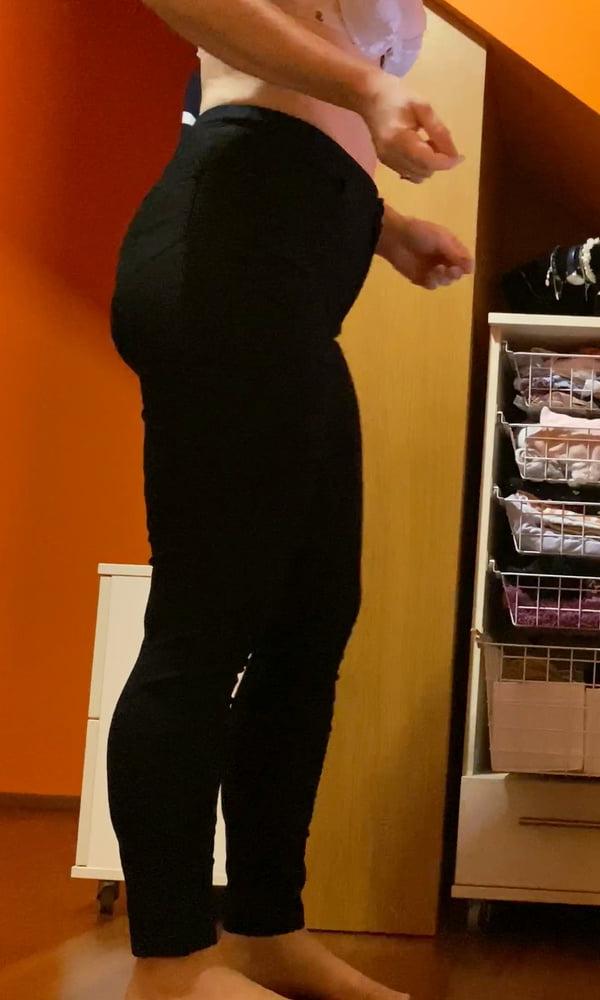 22P Mature wife spied in locker 7