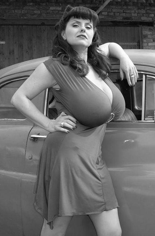25P Black and White 2