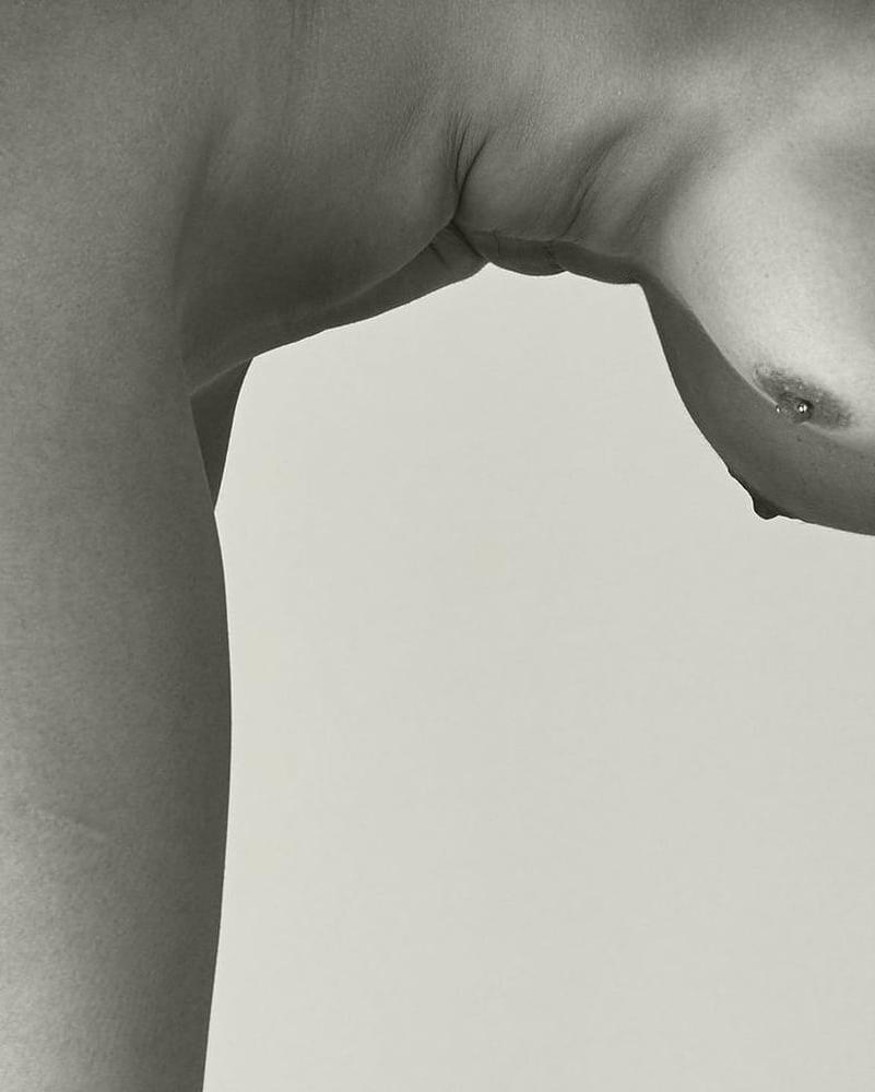 5P Gigi Paris posing nude jan 2018