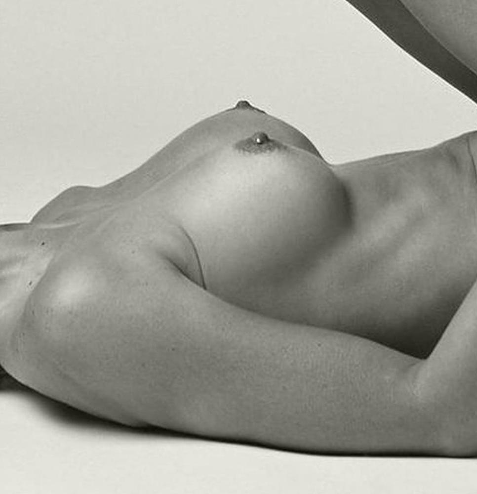 5P Gigi Paris posing nude jan 2018