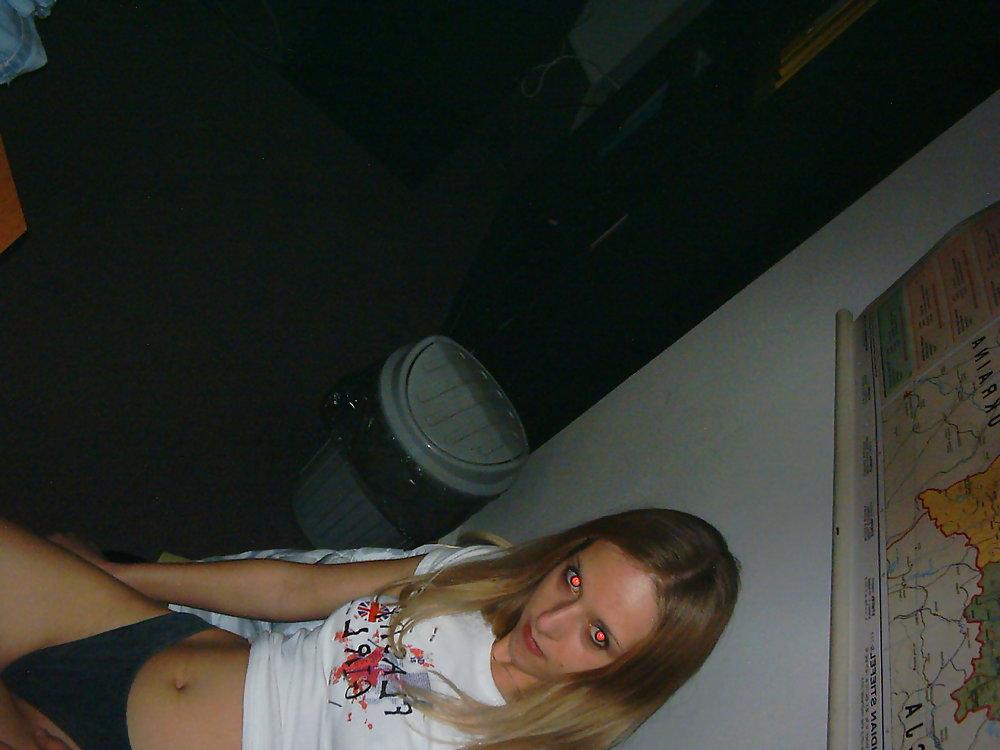 14P Cute blonde teen pussy