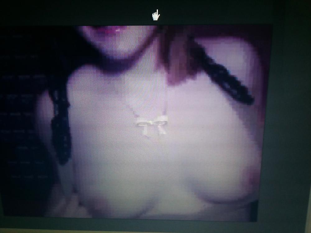 16P Webcam chattin
