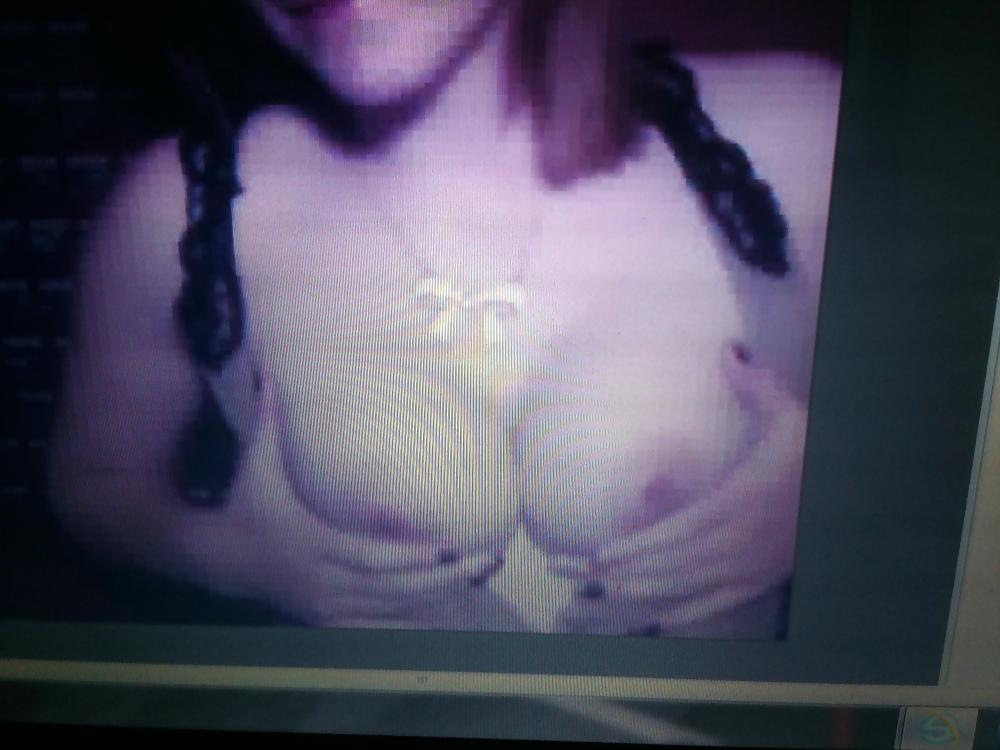 16P Webcam chattin